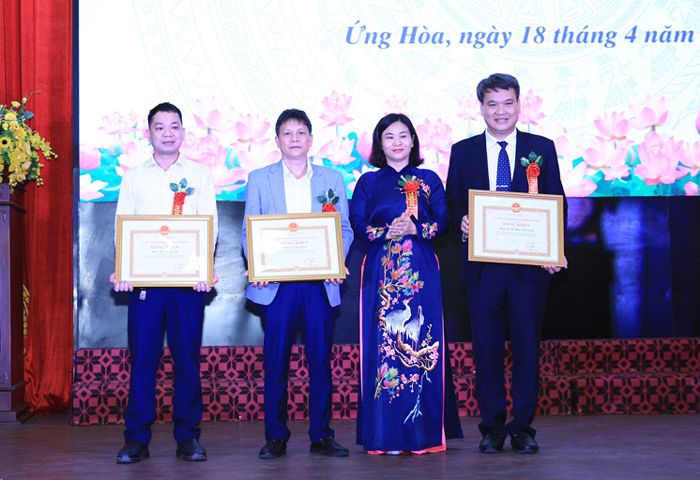 Bệnh viện Đa khoa Vân Đình cần phát huy truyền thống đáng tự hào, nâng cao chất lượng chăm sóc sức khỏe nhân dân-3