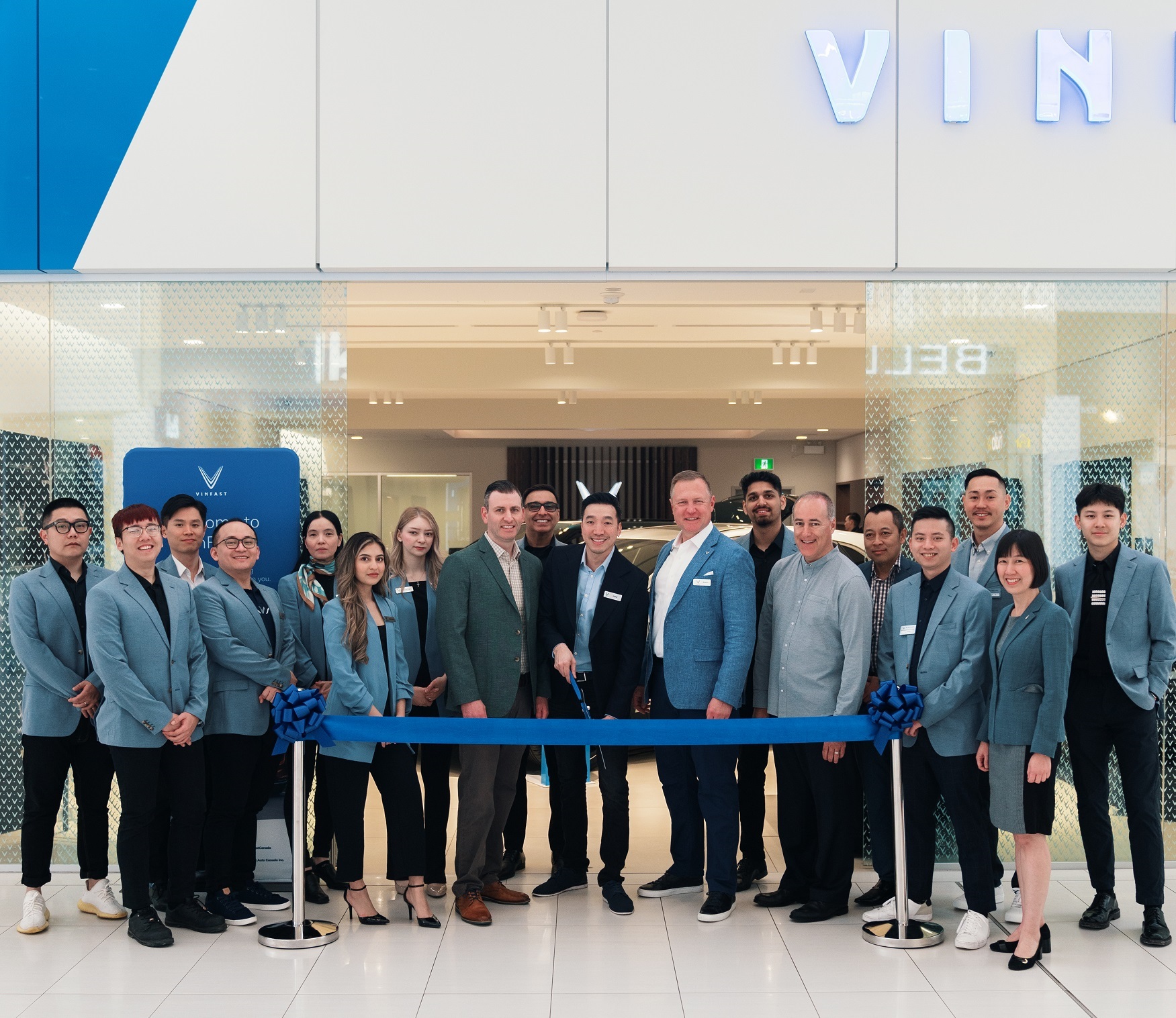 VinFast khai trương cửa hàng đầu tiên tại Vancouver, Canada-2