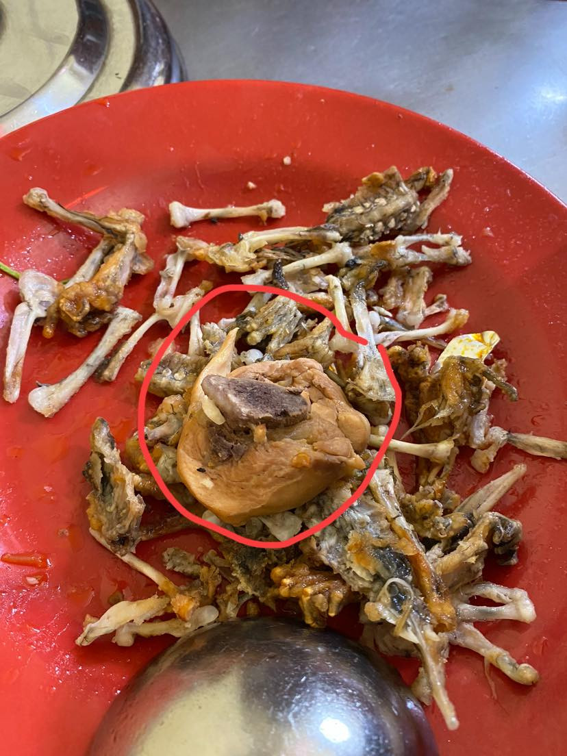 Nhà hàng ở Hà Nội bị tố cho khách dùng nước lẩu thừa, lãnh đạo phường lên tiếng-4