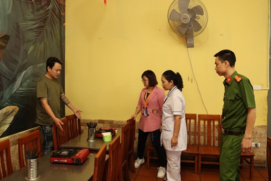 Nhà hàng ở Hà Nội bị tố cho khách dùng nước lẩu thừa, lãnh đạo phường lên tiếng
