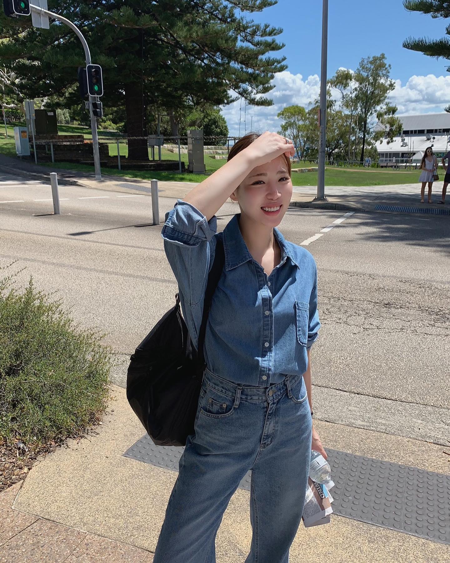 5 món đồ denim nhất định nên sắm để style mùa hè trẻ trung hơn-2