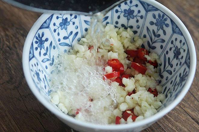 Nhân sâm xanh có lượng canxi ngang sữa tươi, lại giàu vitamin C đem nấu kiểu này giòn ngon thanh mát-6