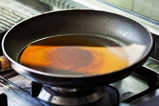 Mẹo xử lý dầu ăn thừa đúng cách, an toàn