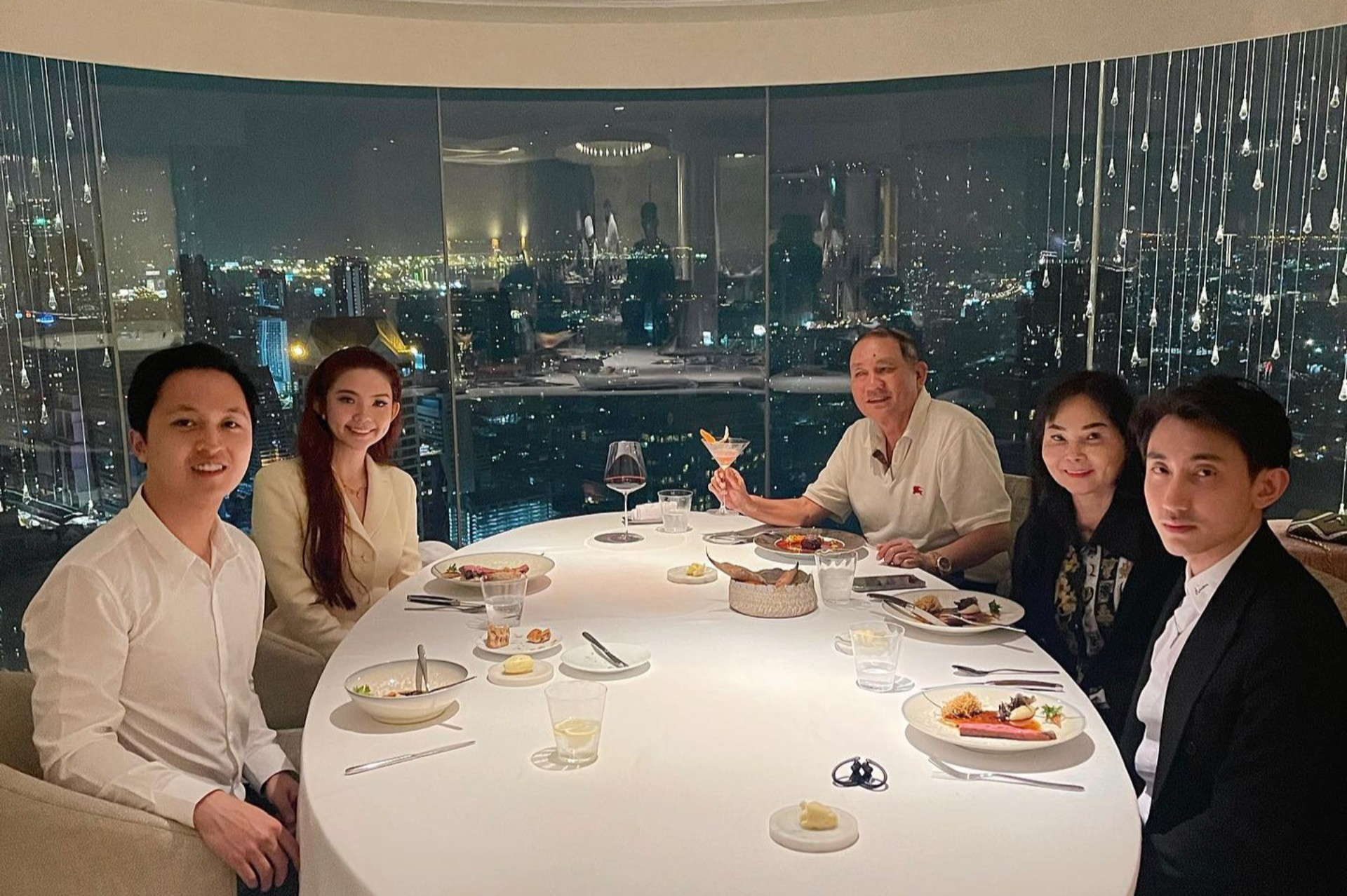 Cô dâu An Giang tiết lộ về người chồng sau đám cưới được lên báo nước ngoài-2