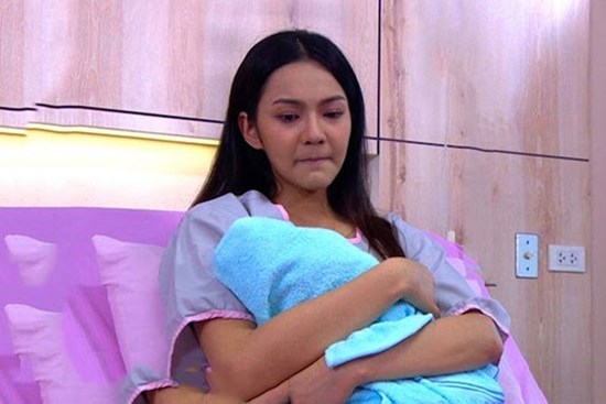 Đưa nhầm cho con dâu 40 triệu đồng đi đẻ, ngày ở viện về mẹ chồng làm tôi mất mặt trước cả họ