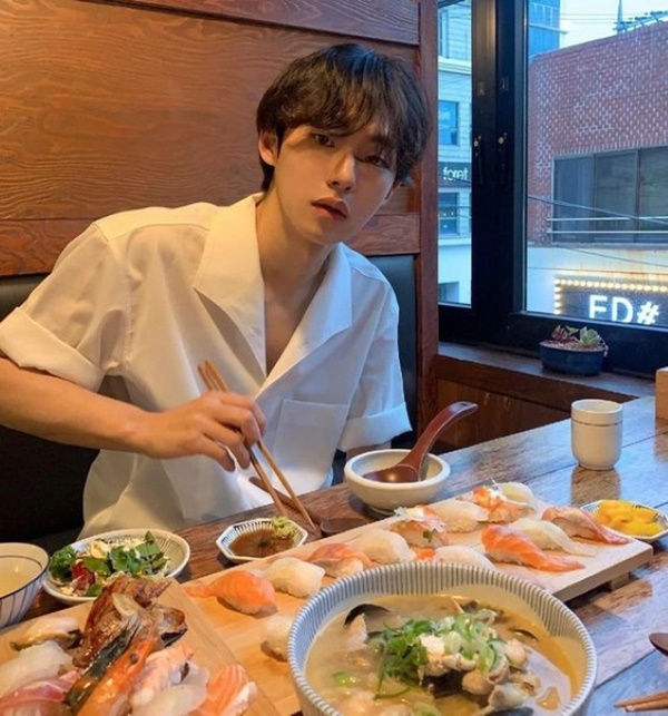 Người đàn ông bị ký sinh trùng ăn rỗng 1 bên gan vì sở thích ăn tôm cá dễ gặp ở nhiều người-2