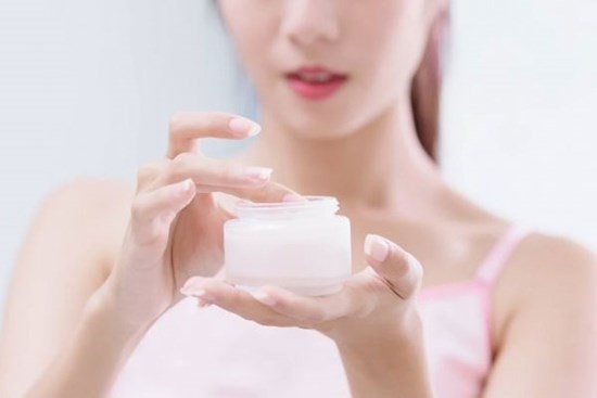 Mẹo khiến làn da luôn căng bóng bất chấp thời tiết oi bức