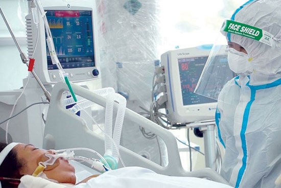 Hơn 100 bệnh nhân Covid-19 đang thở oxy