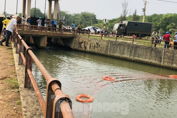 Cãi nhau với bạn gái, nam thanh niên nhảy xuống kênh tử vong-1