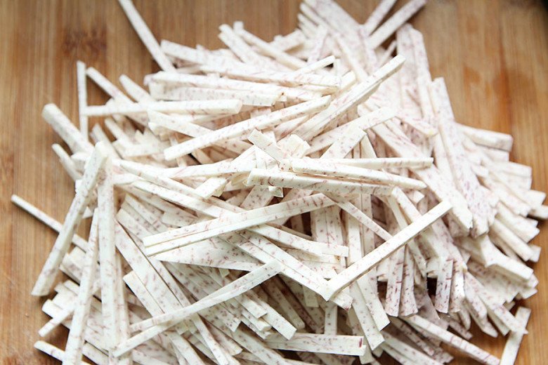 Loại củ cực giàu canxi cứ tưởng chỉ để ăn lẩu, ai ngờ đem nấu kiểu này được món ăn chơi cực ngon-1