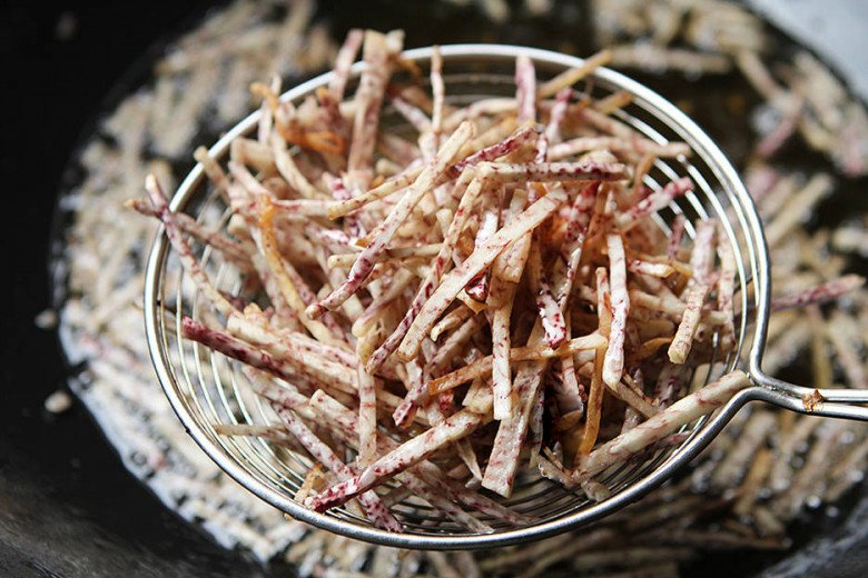 Loại củ cực giàu canxi cứ tưởng chỉ để ăn lẩu, ai ngờ đem nấu kiểu này được món ăn chơi cực ngon-2