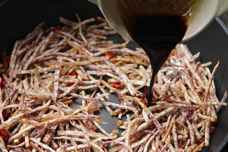 Loại củ cực giàu canxi cứ tưởng chỉ để ăn lẩu, ai ngờ đem nấu kiểu này được món ăn chơi cực ngon-3