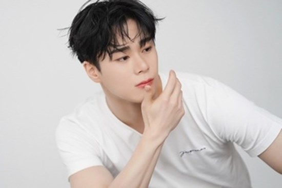 Khán giả Việt nhớ hình ảnh Moonbin nhảy 'See tình' trước khi qua đời