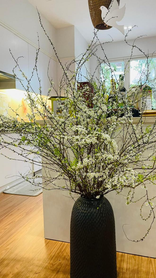 Sau mối tình với người cũ của Hà Hồ, ca sĩ từng bị liệt dây thần kinh số 7 thừa nhận mấy năm ăn chay tụng kinh khoe góc thành tâm-5