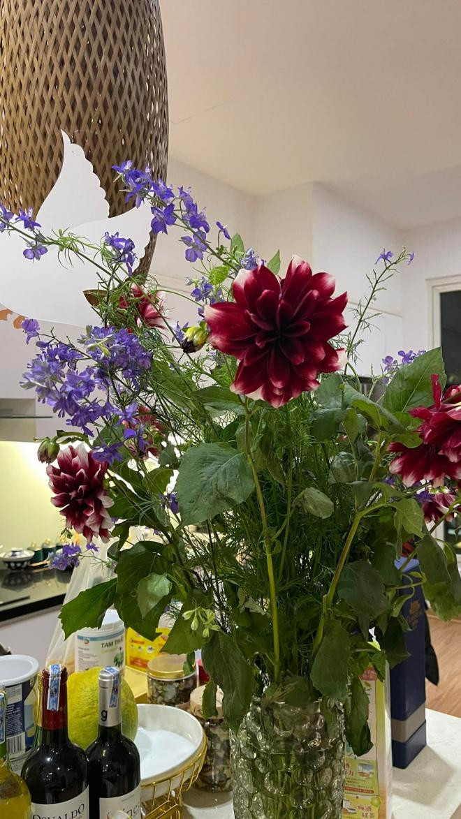 Sau mối tình với người cũ của Hà Hồ, ca sĩ từng bị liệt dây thần kinh số 7 thừa nhận mấy năm ăn chay tụng kinh khoe góc thành tâm-7