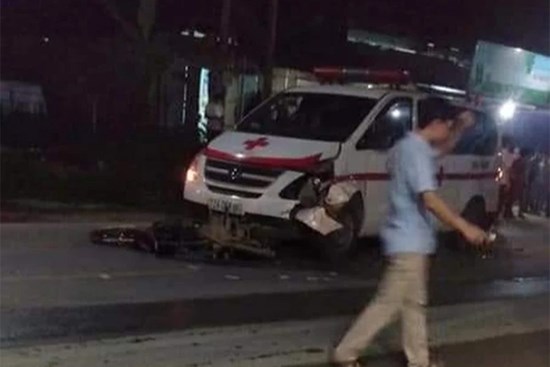 Tuyên Quang: Va chạm với xe cứu thương, 2 người tử vong