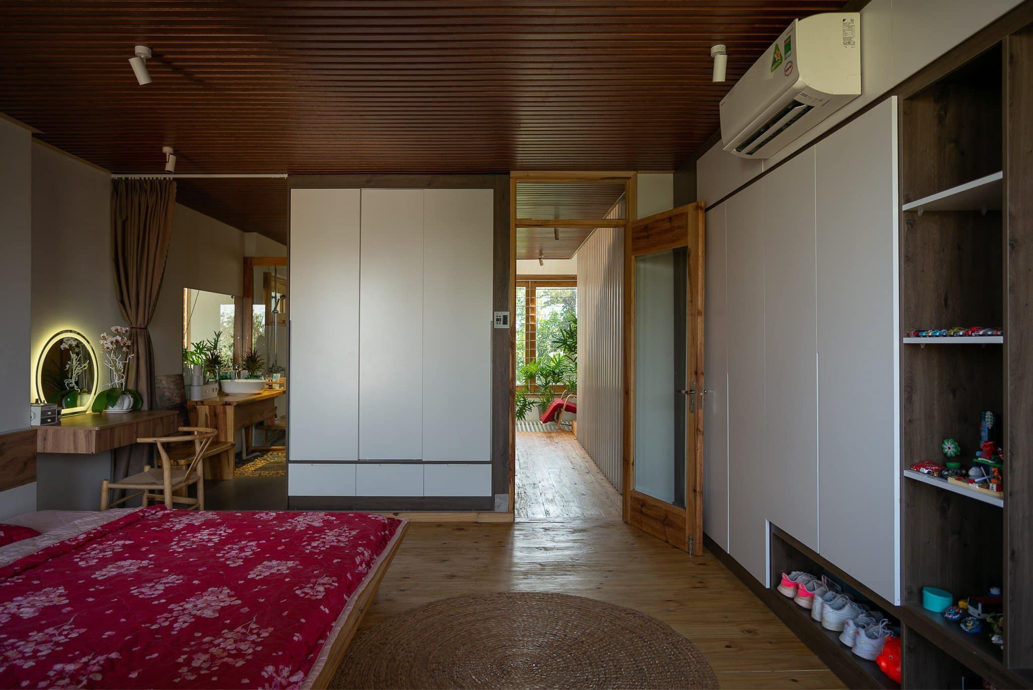 Ngôi nhà Dế Mèn với không gian mát lành nhờ cây xanh, vườn rau sạch trên mái-9