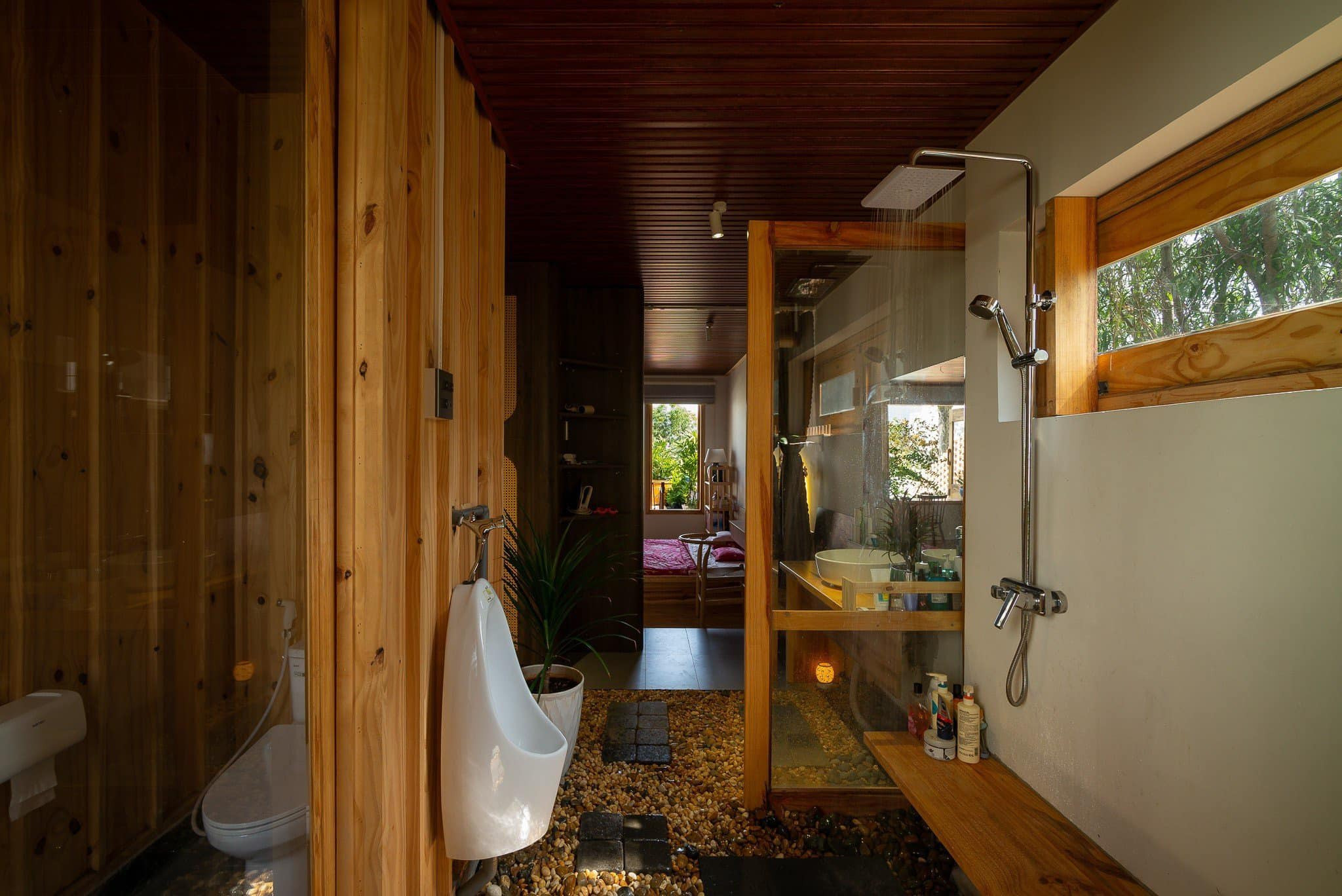 Ngôi nhà Dế Mèn với không gian mát lành nhờ cây xanh, vườn rau sạch trên mái-14