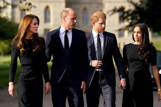 Độ nổi tiếng của Harry - Meghan tăng mạnh