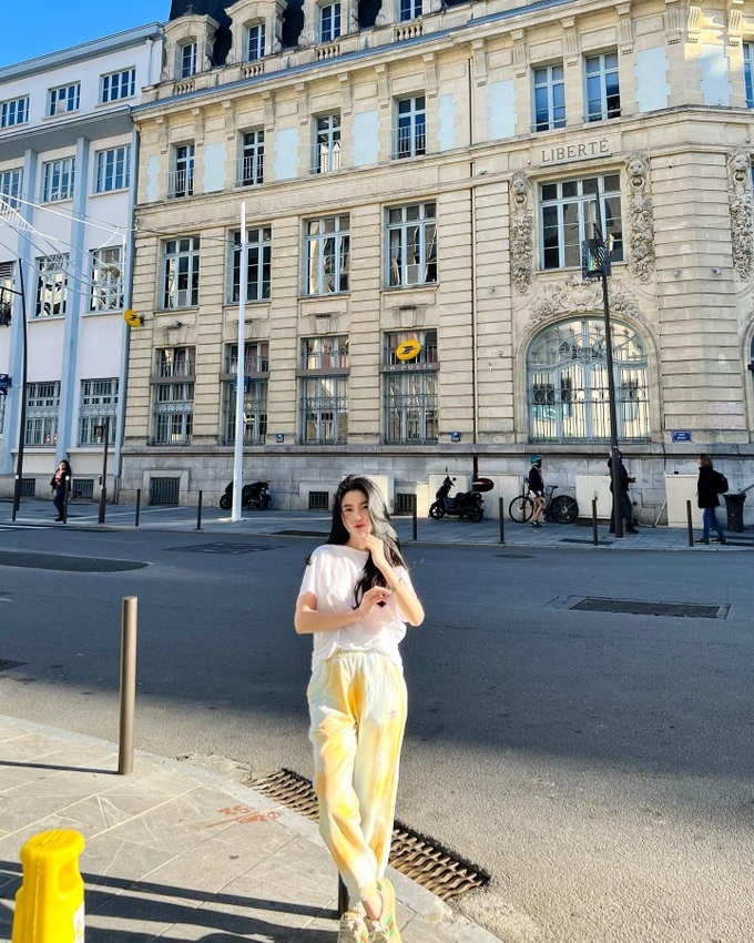 Bạn gái tin đồn của Quang Hải xinh đẹp, dùng toàn hàng hiệu-7