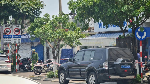 Thanh niên cầm vật nghi súng xông vào cướp ngân hàng giữa trung tâm Đà Nẵng-3