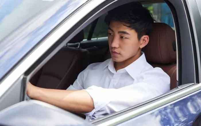 Giật mình khi biết bạn trai đi ô tô nhưng lại sống trong phòng trọ chật chội-1