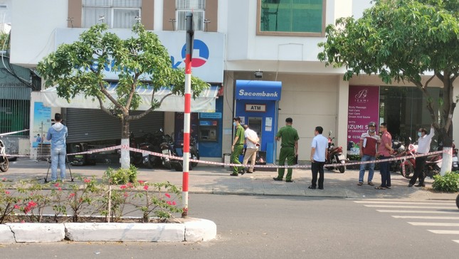 Toàn cảnh vụ cướp ngân hàng ở trung tâm Đà Nẵng-4