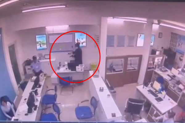 Vụ cướp ngân hàng ở Đà Nẵng: Công an công bố các yếu tố nhận dạng của nghi phạm-3