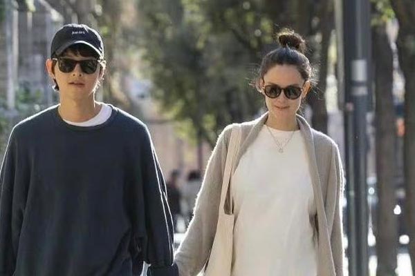 Điều netizen chưa từng thấy khi Song Joong Ki còn ở bên Song Hye Kyo-2