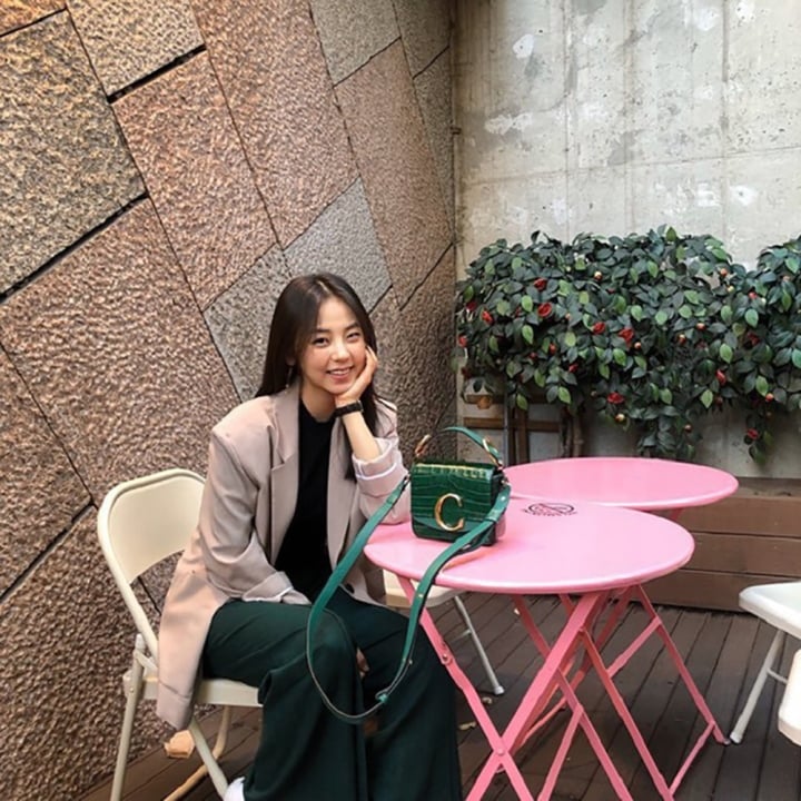 Công thức hack dáng với quần ống rộng giống sao Hàn-6