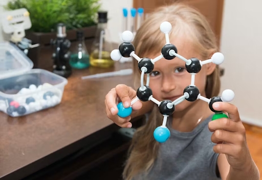 Trẻ có những biểu hiện này chứng tỏ EQ thấp từ bé-1