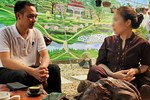 Vụ nữ sinh Nghệ An: Hiệu trưởng THPT chuyên ĐH Vinh đến thắp hương, ngàn vạn lần xin lỗi-4