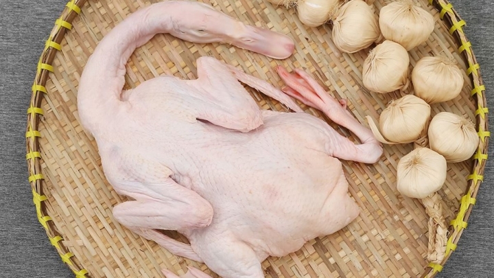 Cách nhổ sạch lông vịt và khử mùi hôi hiệu quả-1