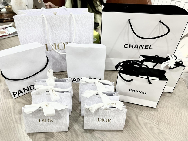 Tiệc cưới Tizi - Đích Lép: Hé lộ dàn khách mời nổi tiếng, đưa ra quy định không dắt theo trẻ em-2