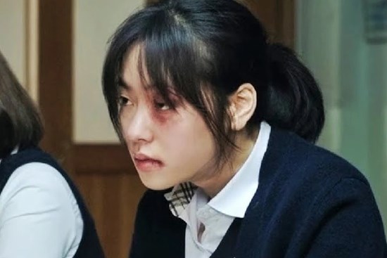 Khi con gái bị bắt nạt, tôi đã nói 1 câu khiến bản thân hối hận cả đời: