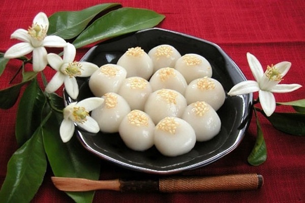 Tết Hàn thực, chỉ ngồi nhà bán hết 10 tấn bột bánh trôi ngũ sắc-4