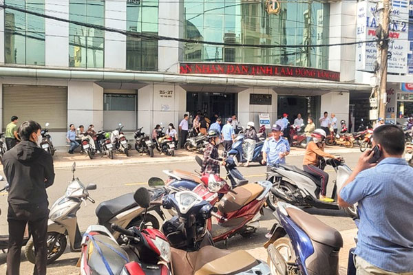 Nóng: Một CSGT tử vong khi đang phối hợp chặn bắt xe 7 chỗ nghi chứa ma túy-3