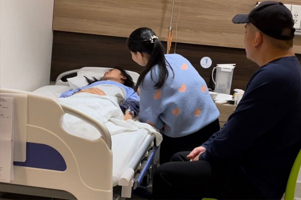 Người cha lạnh gáy trước kịch bản bạo hành của nhóm bạn đối với con gái-1