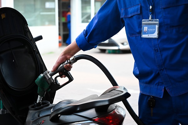 Giá xăng dầu hôm nay 22/4: Kinh tế Trung Quốc sáng sủa, giá dầu đi lên-2