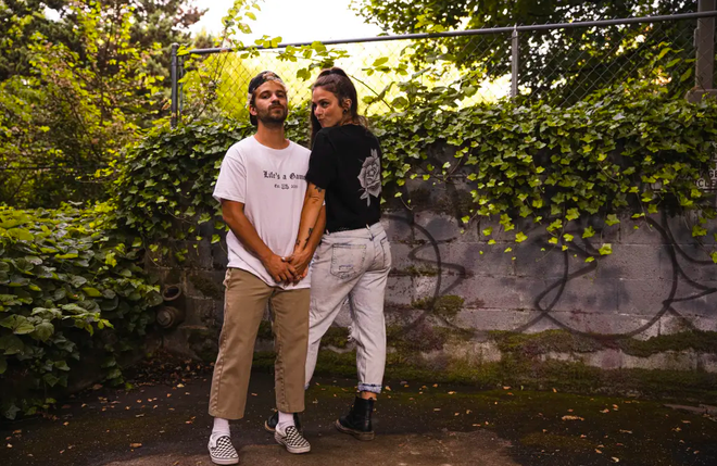 Cô gái được cầu hôn từ một bình luận bông đùa trên mạng-2