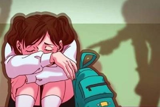 Người cha lạnh gáy trước kịch bản bạo hành của nhóm bạn đối với con gái