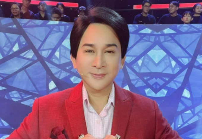 Kim Tử Long ở biệt thự xa hoa 300m2, giao hết tiền cho bà xã kém 11 tuổi-1