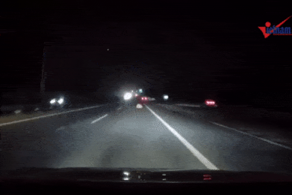 Làm rơi đá trên cao tốc khiến ô tô gãy càng, hãng vận tải đổ lỗi cho lái xe kém