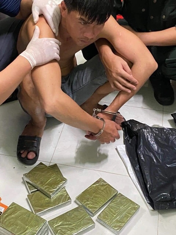 Vụ tông cảnh sát và 2 người dân tử vong: Hai người ngồi trong ô tô bị bắt-1