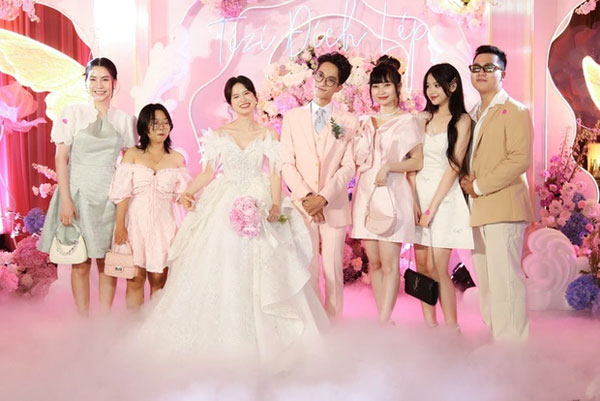 Thanh Trần khoe sắc vóc sau sinh, chúc Tizi - Đích Lép 1 câu khó đỡ”-1