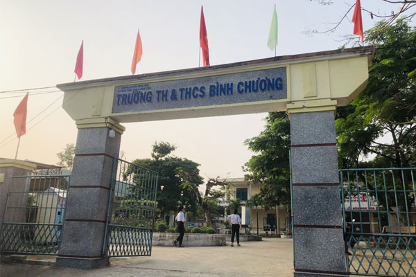 Hiệu trưởng bị con gái tố đánh vợ-1