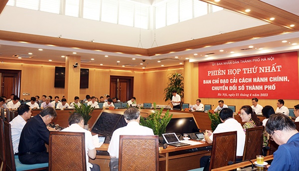 Thành phố họp phiên thứ nhất về cải cách hành chính và chuyển đổi số-2