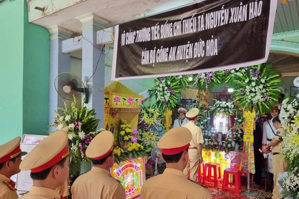 Công an tỉnh Long An lên tiếng về việc thiếu tá CSGT và 2 người bị tông chết-1