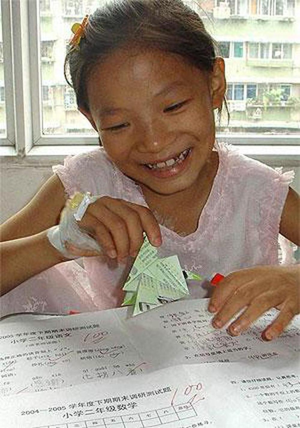 Cô bé 8 tuổi tự lo hậu sự cho bản thân, di chúc để lại khiến ai đọc cũng nghẹn ngào-3