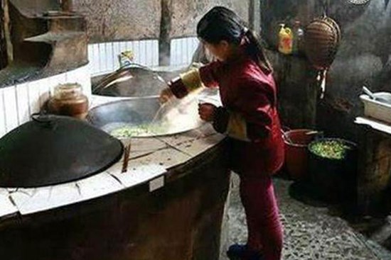 Cô bé 8 tuổi tự lo hậu sự cho bản thân, di chúc để lại khiến ai đọc cũng nghẹn ngào